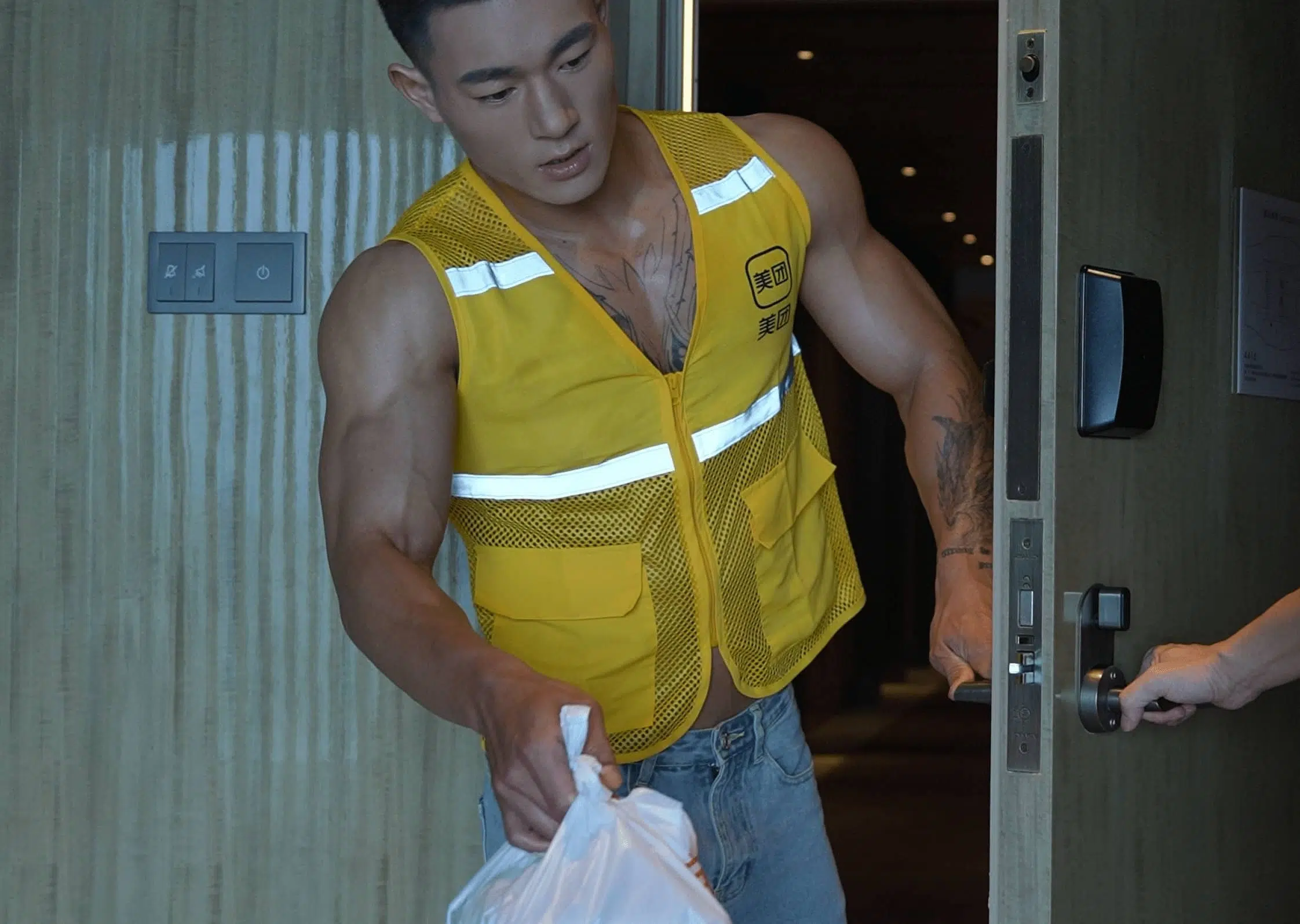 HORMONE #21 下冊 爆漿”精魚” 新年大餐 小歐豪 ‖ R+【PHOTO+VIDEO】